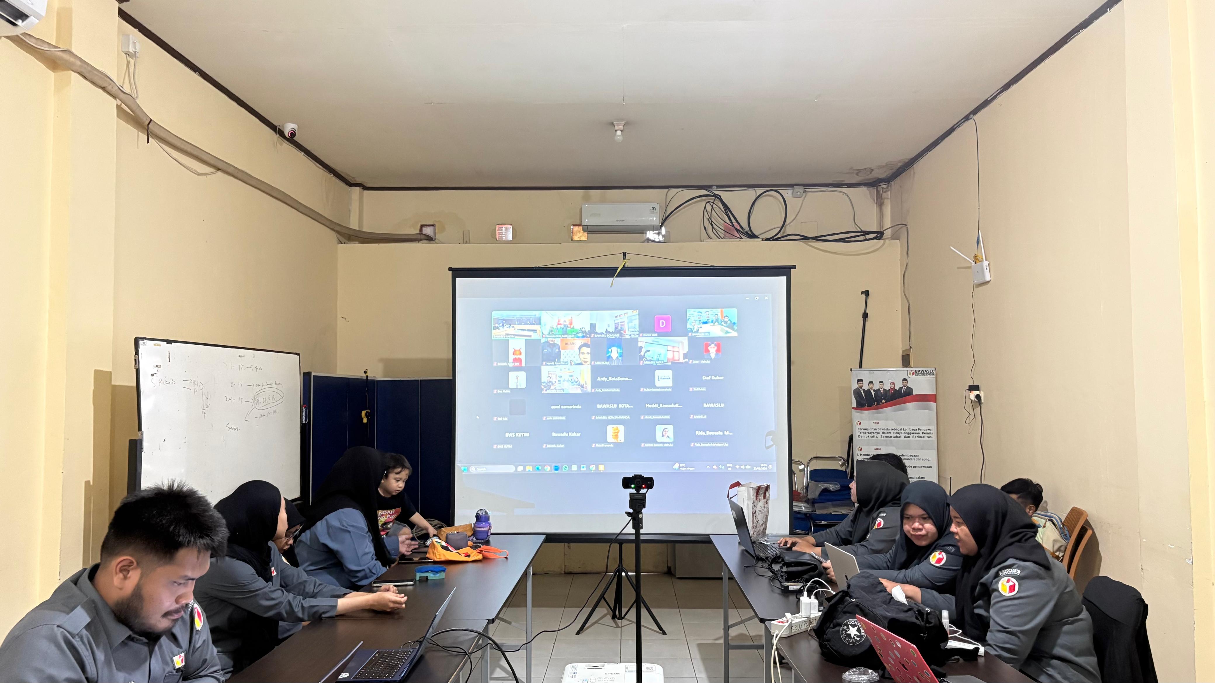 Rapat sosialisasi dan penyesuaian jam kerja Work From Anywhere (WFA)