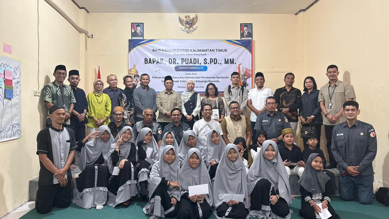 Penyerahan dana kerahiman dan santunan bagi anak yatim piatu