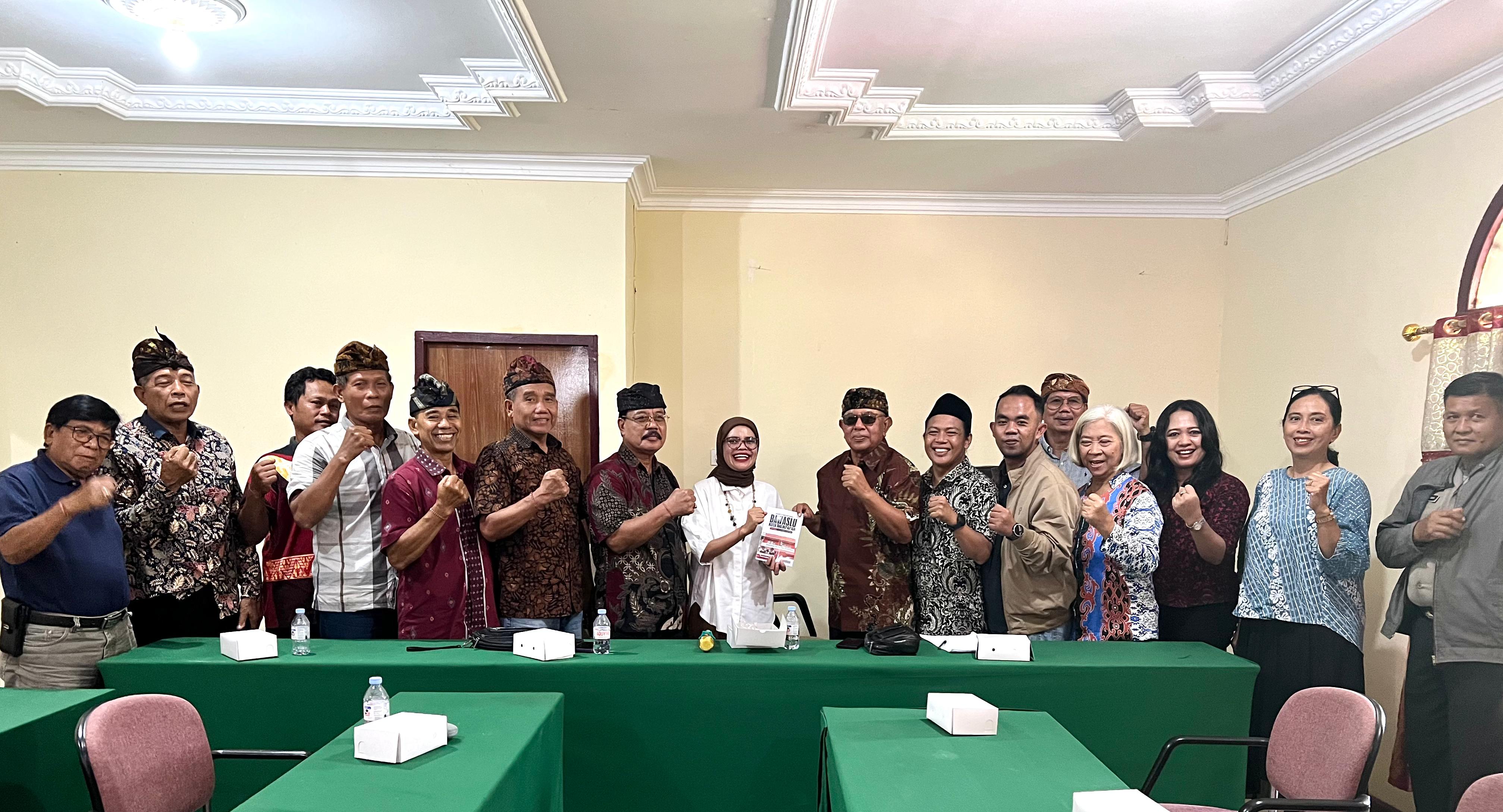 Ketua dan anggota Badan Pengawas Pemilihan Umum (Bawaslu) Kota Balikpapan konsolidasi demokrasi bersama tokoh Parisada Hindu Dharma Indonesia (PHDI) Kota Balikpapan