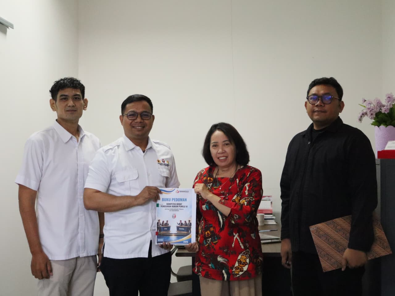 Dokumentasi Sosialisasi Kompetisi Debat Penegakan Hukum Pemilu Vi Tahun 2026 Di Fakultas Hukum Universitas Mulia Balikpapan