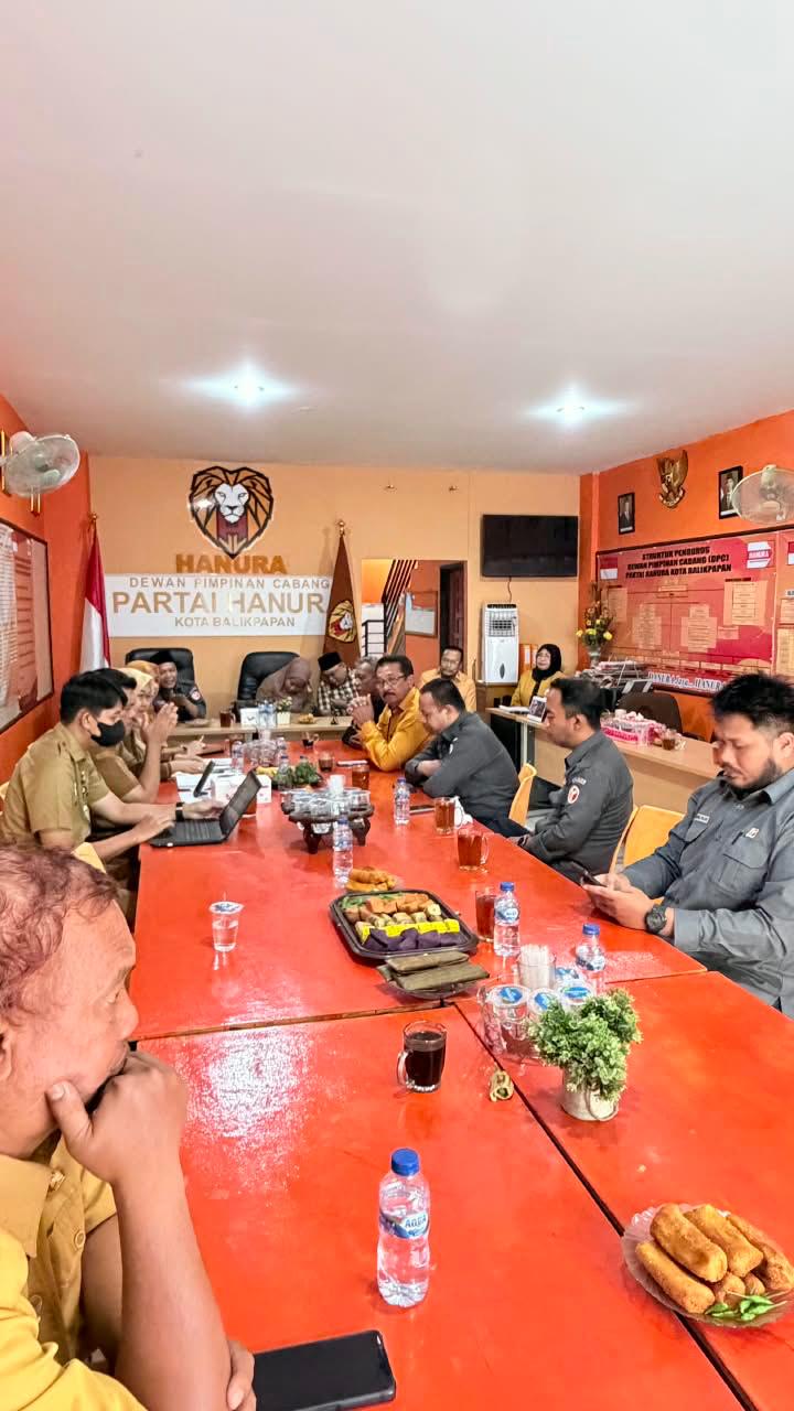 Dokumentasi Bawaslu Kota Balikpapan Ikuti Monev Pengelolaan Bantuan Keuangan Parpol di DPC Hanura