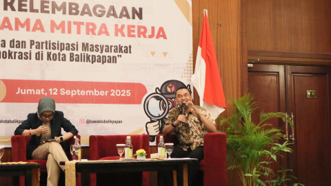 Dr. Yogo Pamungkas, SH., MH. saat penyampaian materi