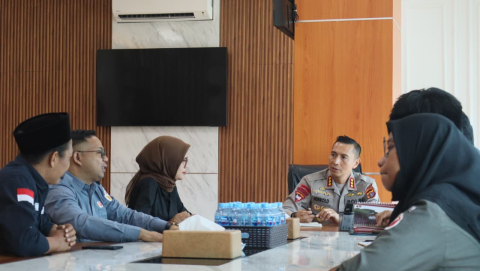 Badan Pengawas Pemilihan Umum (Bawaslu) Kota Balikpapan melakukan kunjungan audiensi strategis ke Markas Polresta Balikpapan dalam rangka konsolidasi demokrasi dan penguatan sinergi antarlembaga.