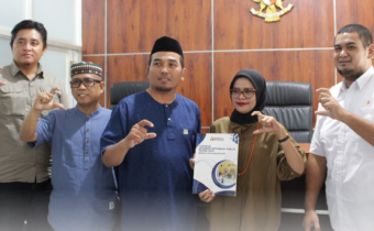 Bawaslu Kota Balikpapan Teguhkan Komitmen Keterbukaan Informasi Publik Lewat Penyerahan Laporan LIP 2024