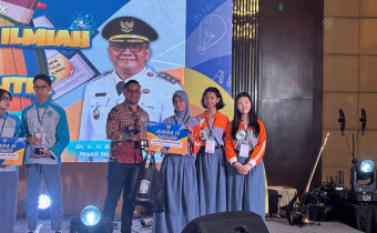 Dari Panggung Debat, Hamrin Ajak Generasi Muda Menjadi Penjaga Demokrasi