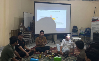 Anggota Bawaslu Balikpapan, Agus Sudirman melakukan konsolidasi demokrasi bersama HMI Kota Balikpapan