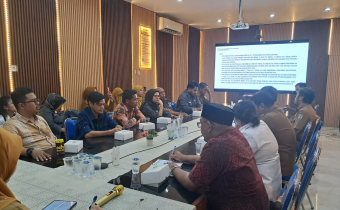 Kesbangpol, Bawaslu, KPU, Inspektorat Daerah, hingga BPKAD duduk bersama membahas Naskah Perjanjian Hibah Daerah (NPHD) menjadi payung hukum yang kuat dan akuntabel.