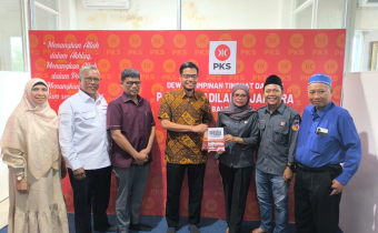 Ketua Bawaslu Balikpapan bersama jajaran Pengurus PKS Kota Balikpapan