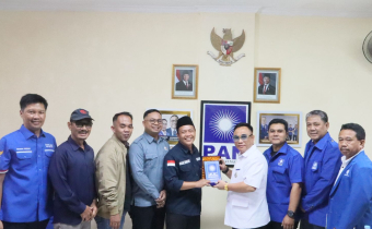Bawaslu Kota Balikpapan melaksanakan kunjungan ke sekretariat Partai PAN dalam rangka konsolidasi demokrasi.