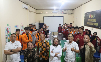 Badan Pengawas Pemilihan Umum (Bawaslu) Kota Balikpapan menerima kunjungan pembelajaran (study tour) mahasiswa Fakultas Hukum Universitas Balikpapan (UNIBA),