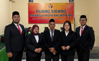 Pelantikan tiga Kepala Subbagian (Kasubag) Bawaslu Kota Balikpapan