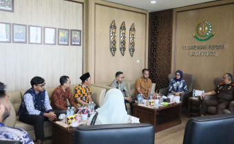 Kunjungan silaturahmi jajaran Bawaslu Kota Balikpapan ke kantor Kejaksaan Negeri Balikpapan
